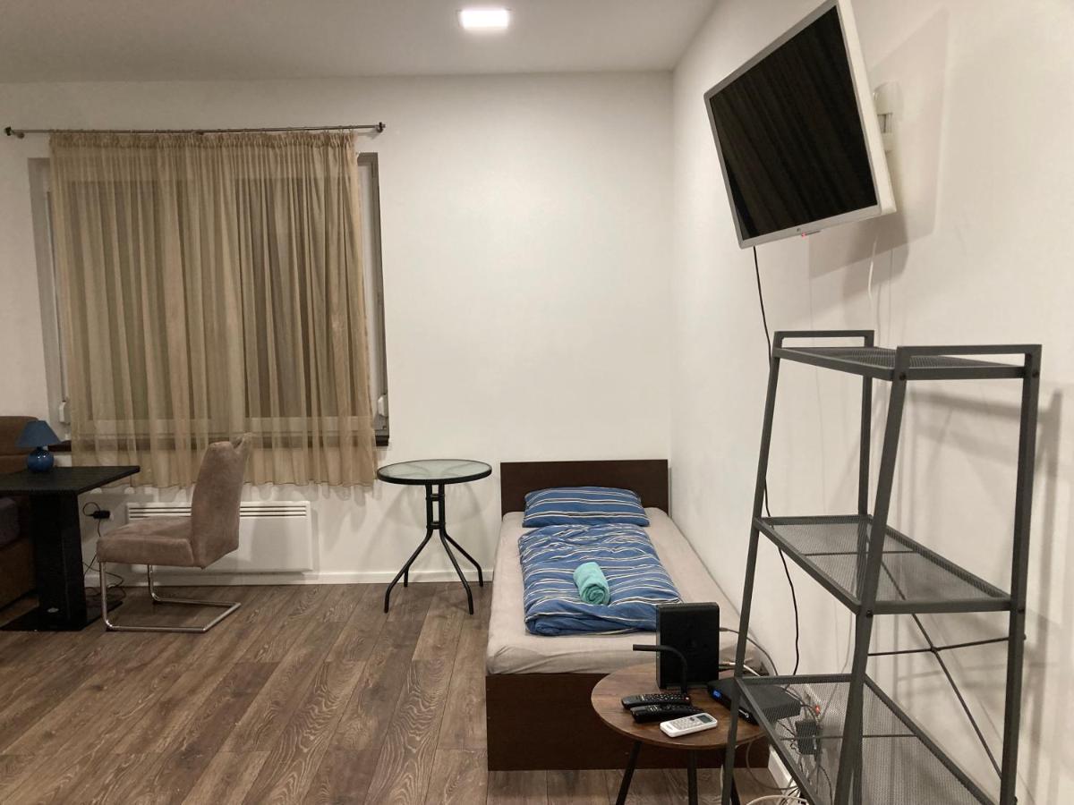 Roland Zuglo 2 Apartment